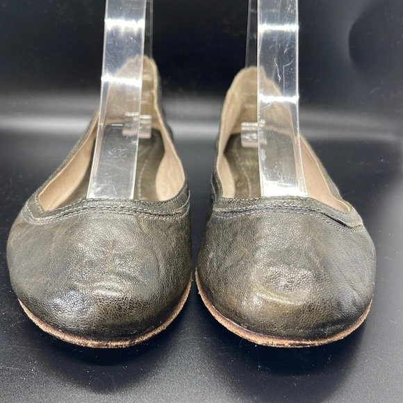Frye Mossy Green Antique Leather Carson Ballet Shoes. Size 7.5. D10/A